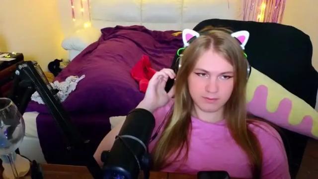 Image 6 of danakhadra Stream on Chaturbate on 14 months ago