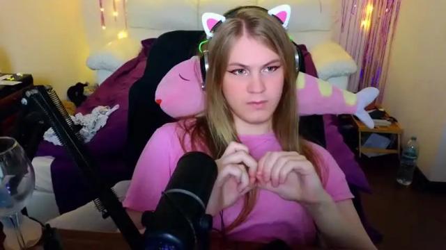 Image 8 of danakhadra Stream on Chaturbate on 14 months ago