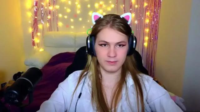 Image 3 of danakhadra Stream on Chaturbate on 14 months ago