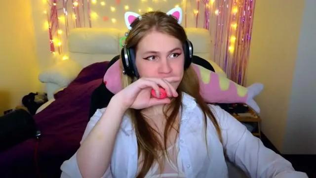 Image 8 of danakhadra Stream on Chaturbate on 14 months ago