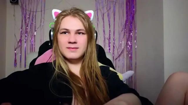 Image 2 of danakhadra Stream on Chaturbate on 14 months ago
