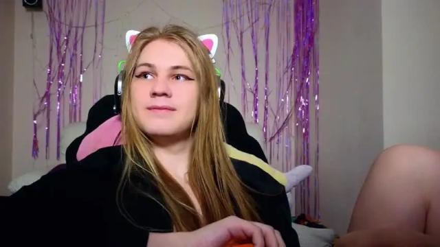 Image 3 of danakhadra Stream on Chaturbate on 14 months ago