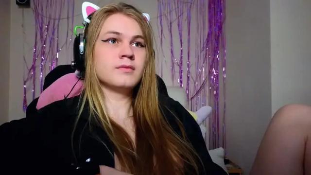 Image 7 of danakhadra Stream on Chaturbate on 14 months ago