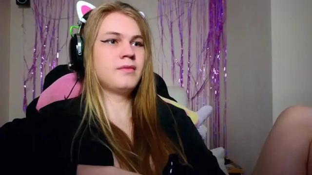 Image 8 of danakhadra Stream on Chaturbate on 14 months ago
