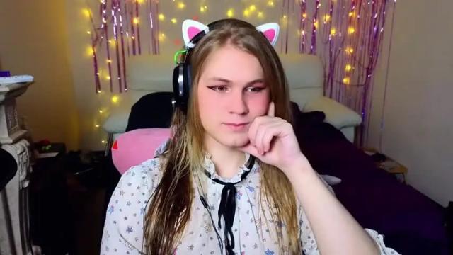 Image 2 of danakhadra Stream on Chaturbate on 13 months ago