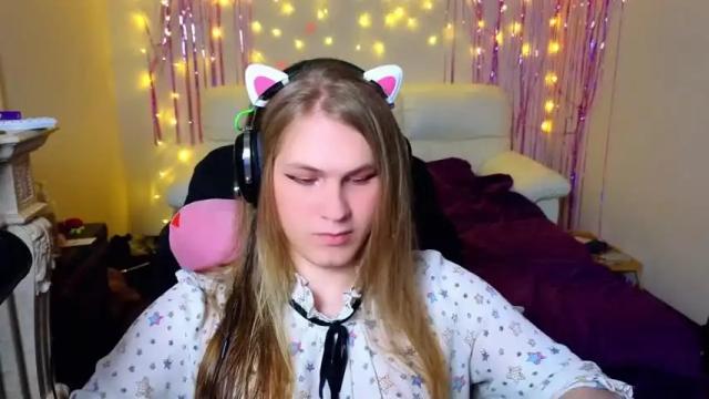 Image 6 of danakhadra Stream on Chaturbate on 13 months ago