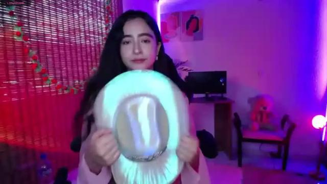 Image 3 of danay_01 Stream on Chaturbate on 18 months ago