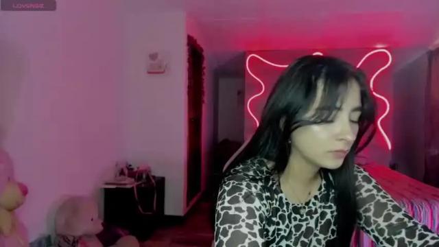 Image 3 of danay_01 Stream on Chaturbate on 14 months ago