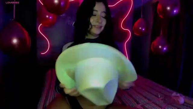 Image 2 of danay_01 Stream on Chaturbate on 14 months ago