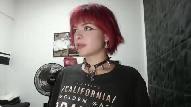 Image 11 of dangerous_violett Stream on Chaturbate on 14 months ago