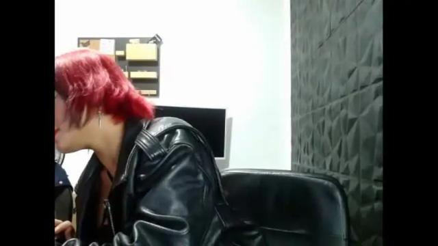 Image 3 of dangerous_violett Stream on Chaturbate on 17 months ago