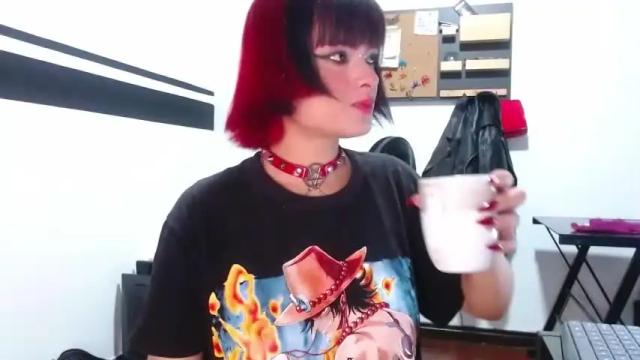 Image 3 of dangerous_violett Stream on Chaturbate on 13 months ago