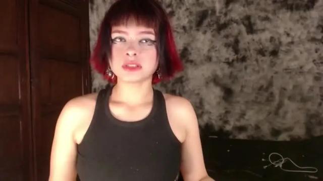 Image 11 of dangerous_violett Stream on Chaturbate on 13 months ago