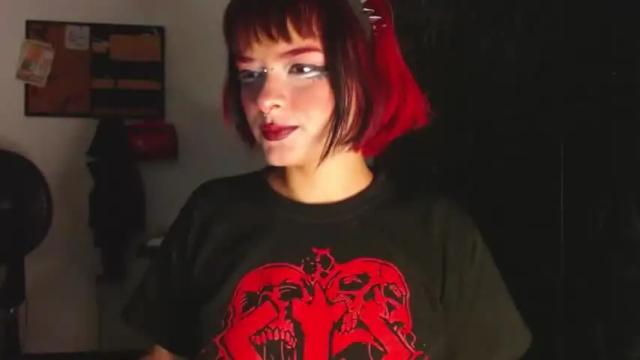 Image 7 of dangerous_violett Stream on Chaturbate on 12 months ago