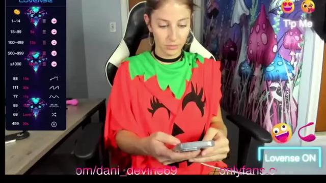 Image 10 of dani_devine69 Stream on Chaturbate on 16 months ago