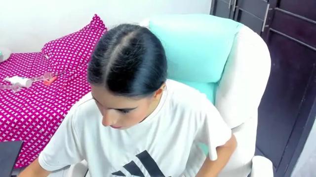 Image 4 of dania_27 Stream on Chaturbate on 18 months ago