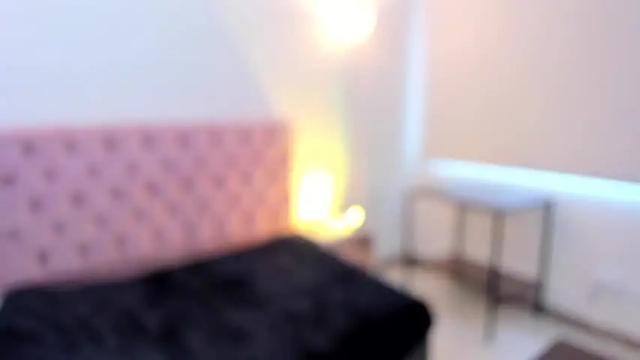 Image 12 of daniela_alvarezz Stream on Chaturbate on 14 months ago