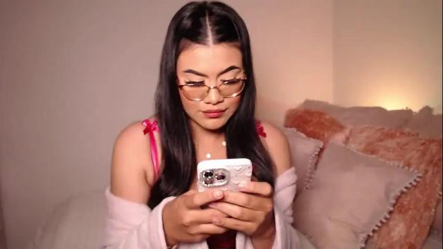 Image 6 of daniela_valencia Stream on Chaturbate on 1 month ago
