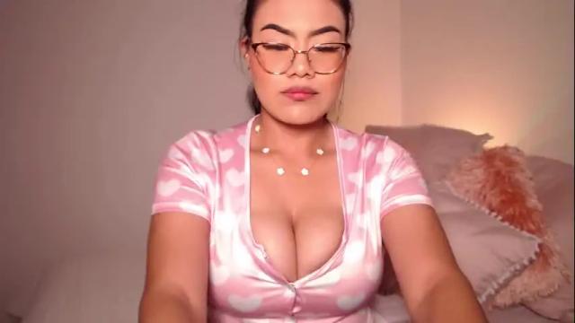Image 4 of daniela_valencia Stream on Chaturbate on 1 month ago