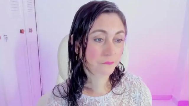 Image 4 of danielahot2 Stream on Chaturbate on 2 months ago