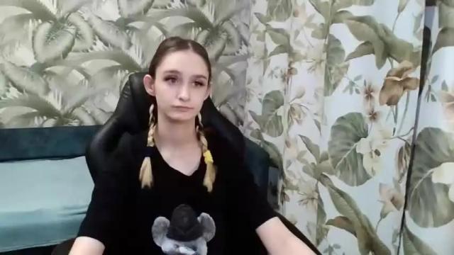Image 3 of daniella_martin Stream on Chaturbate on 12 months ago
