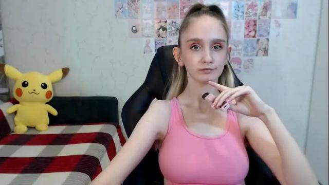 Image 3 of daniella_martin Stream on Chaturbate on 3 months ago