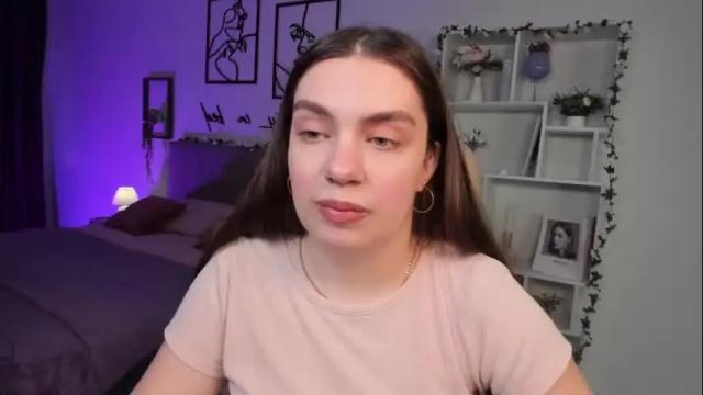 Image 3 of daniellasweet20 Stream on Chaturbate on 1 month ago