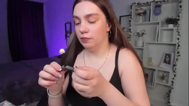 Image 3 of daniellasweet20 Stream on Chaturbate on 25 days ago