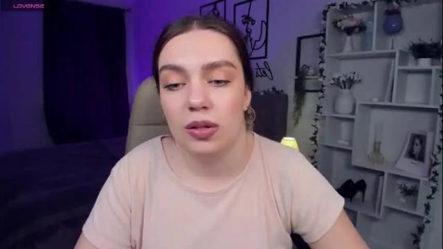 Image 3 of daniellasweet20 Stream on Chaturbate on 1 month ago