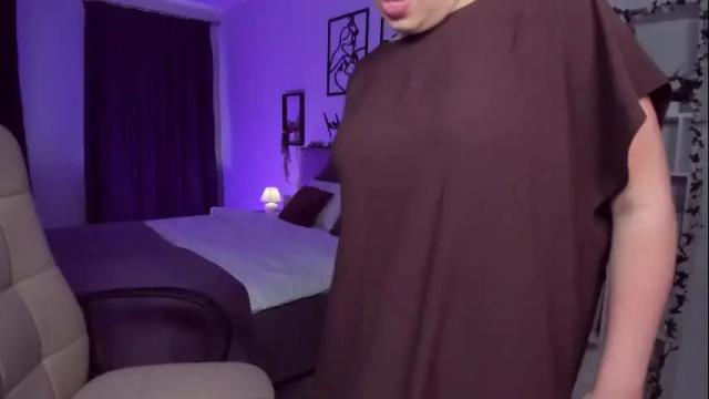 Image 12 of daniellasweet20 Stream on Chaturbate on 3 days ago