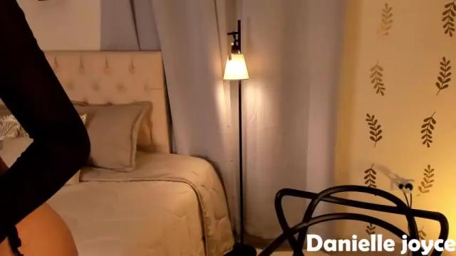 Image 2 of danielle_joyce Stream on Chaturbate on 18 months ago