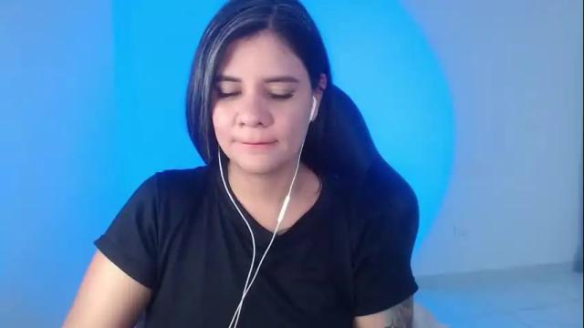 Image 3 of daniellerain Stream on Chaturbate on 2 months ago