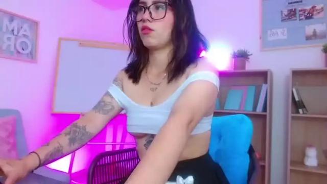 Image 8 of danik_hot_ Stream on Chaturbate on 16 months ago