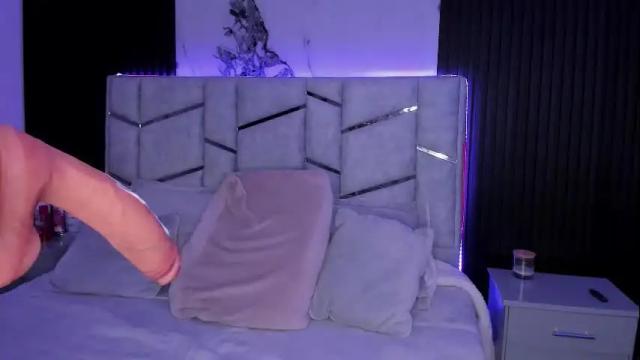 Image 3 of daniphoenixx Stream on Chaturbate on 1 month ago