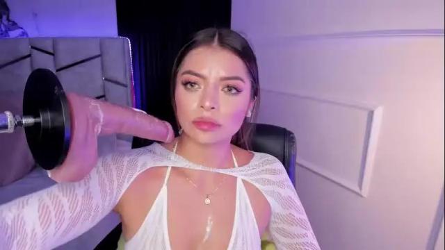 Image 6 of daniphoenixx Stream on Chaturbate on 1 month ago