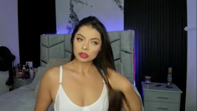 Image 3 of daniphoenixx Stream on Chaturbate on 1 month ago
