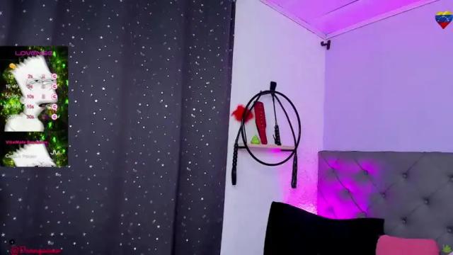 Image 8 of danna__castle Stream on Chaturbate on 14 months ago