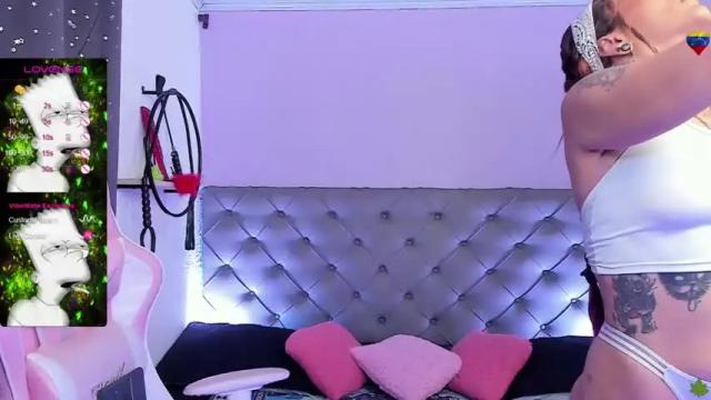 Image 7 of danna__castle Stream on Chaturbate on 13 months ago