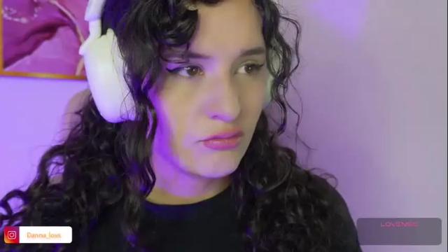 Image 2 of danna_lovs Stream on Chaturbate on 1 month ago