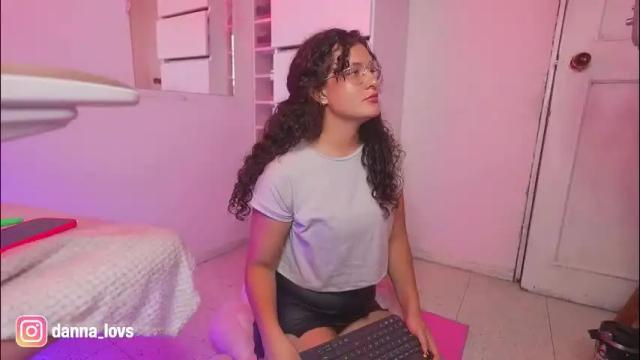 Image 7 of danna_lovs Stream on Chaturbate on 2 months ago