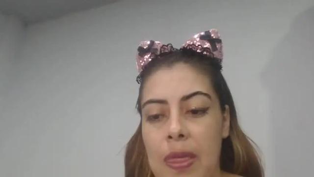 Image 4 of danna_naughty0 Stream on Chaturbate on 19 months ago