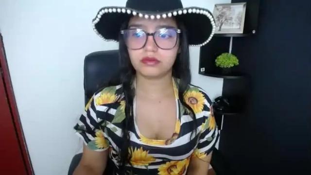 Image 2 of danna_nice8 Stream on Chaturbate on 23 months ago