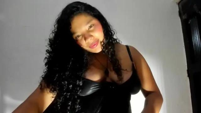 Image 3 of danna_perea Stream on Chaturbate on 3 months ago