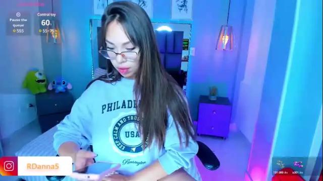 Image 3 of danna_roldann Stream on Chaturbate on 1 month ago
