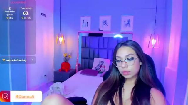 Image 4 of danna_roldann Stream on Chaturbate on 1 month ago