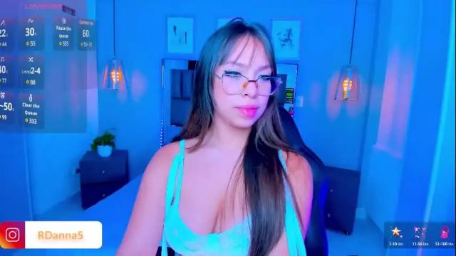 Image 3 of danna_roldann Stream on Chaturbate on 27 days ago