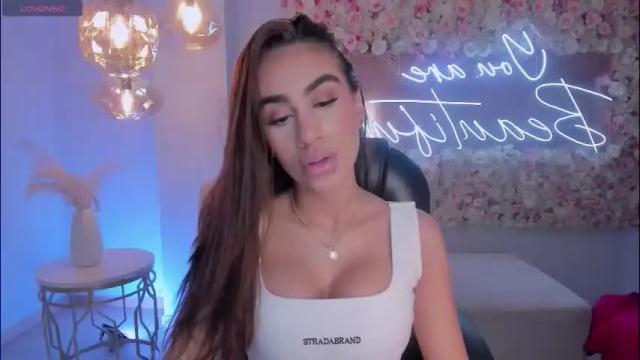 Image 2 of dannacruz_ Stream on Chaturbate on 1 month ago