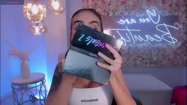 Image 3 of dannacruz_ Stream on Chaturbate on 1 month ago