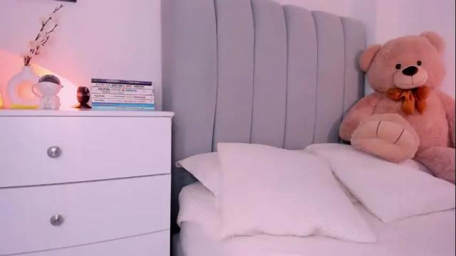 Image 3 of dannahyde Stream on Chaturbate on 13 days ago