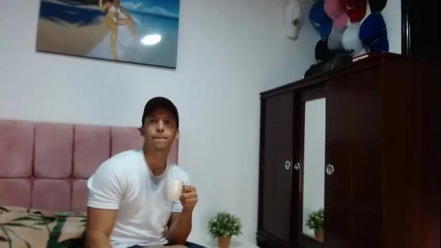 Image 2 of dannyhothot Stream on Chaturbate on 1 month ago